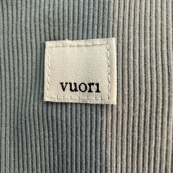 Vuori Pose Plyo Tank w/ Defect - Picture 9 of 11